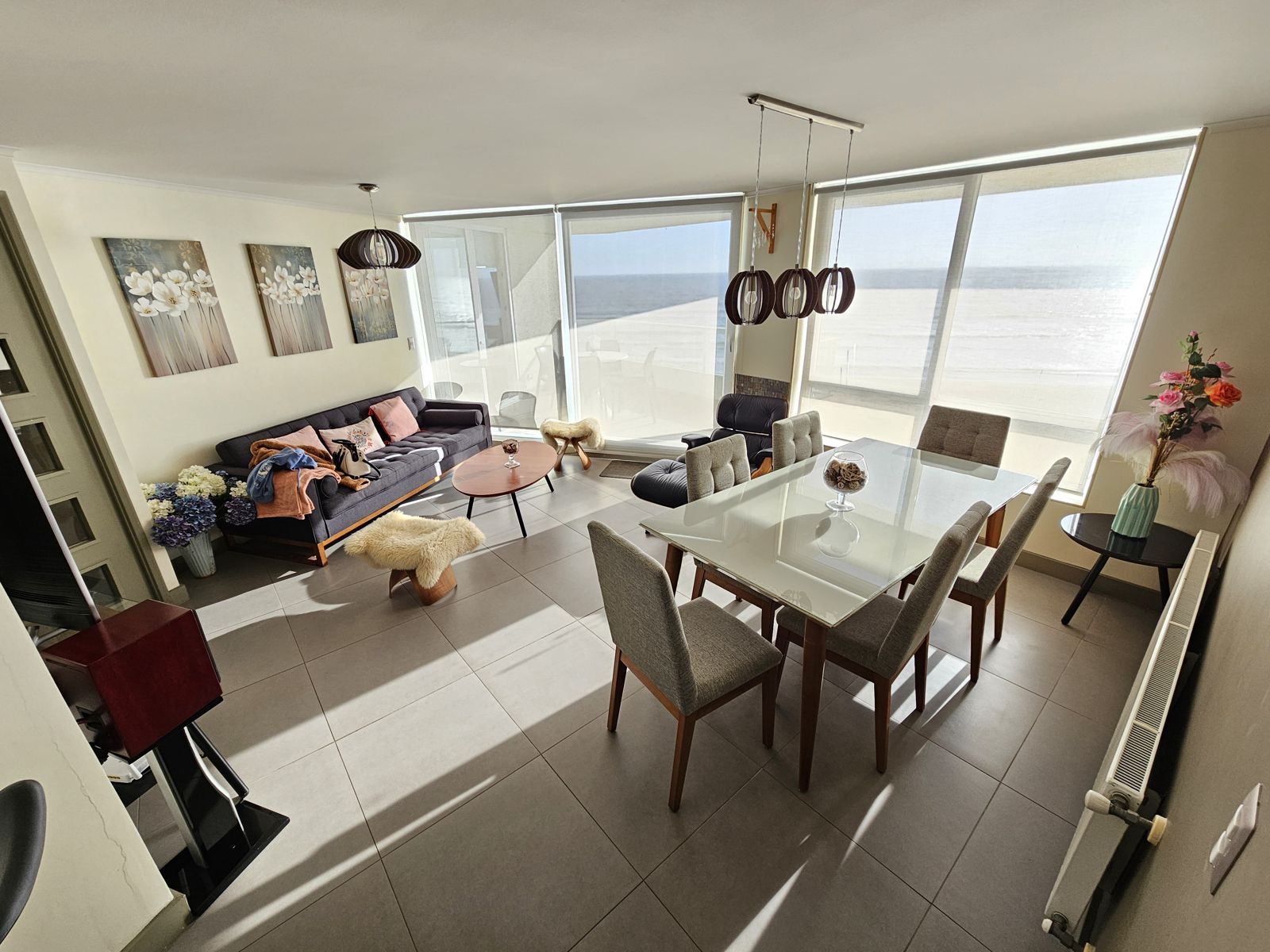 Living comedor luminoso